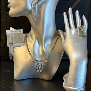 Vintage Boutique/Runways these fashion jewels